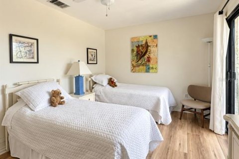 Townhouse in Sarasota, Florida 2 bedrooms, 134.34 sq.m. № 2378945 - photo 24