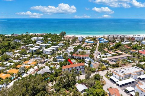 Townhouse in Sarasota, Florida 2 bedrooms, 134.34 sq.m. № 2378945 - photo 3