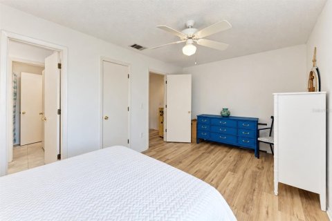 Townhouse in Sarasota, Florida 2 bedrooms, 134.34 sq.m. № 2378945 - photo 19