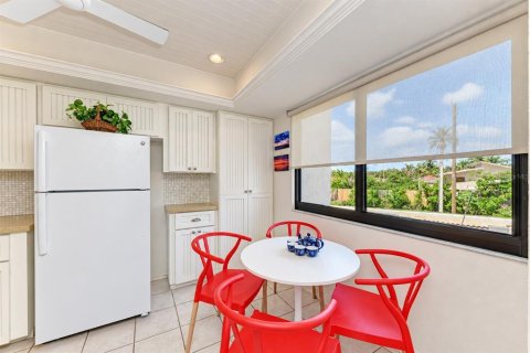 Townhouse in Sarasota, Florida 2 bedrooms, 134.34 sq.m. № 2378945 - photo 15