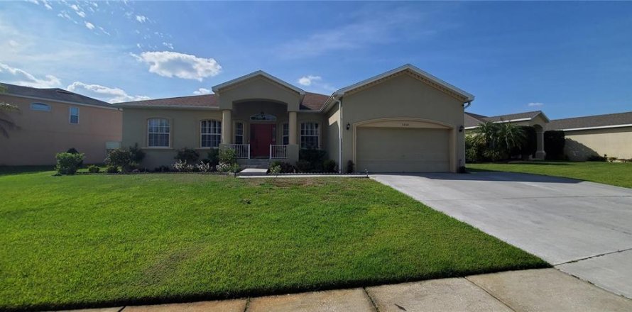 House in Mulberry, Florida 4 bedrooms, 216.83 sq.m. № 1069279