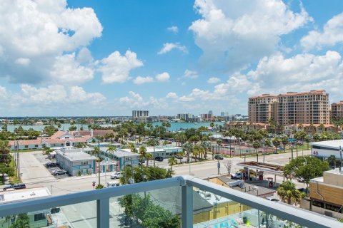 Condominio en alquiler en Clearwater, Florida, 3 dormitorios, 208.1 m2 № 2221809 - foto 30