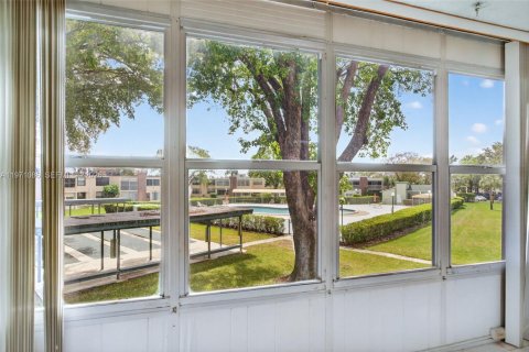 Купить кондоминиум в Маргит, Флорида 2 спальни, 92.9м2, № 2036625 - фото 13