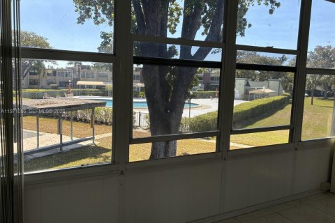 Condo in Margate, Florida, 2 bedrooms  № 2036625 - photo 3