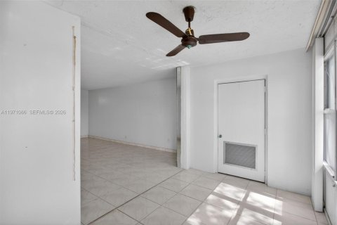 Купить кондоминиум в Маргит, Флорида 2 спальни, 92.9м2, № 2036625 - фото 14