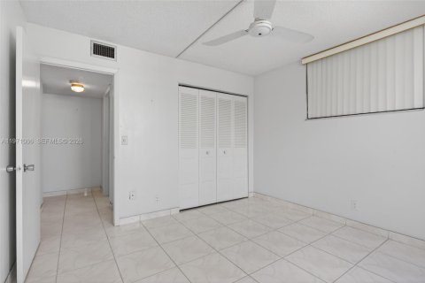 Купить кондоминиум в Маргит, Флорида 2 спальни, 92.9м2, № 2036625 - фото 22