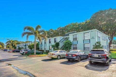 Condo in Margate, Florida, 2 bedrooms  № 2036625 - photo 4