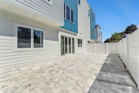 Снять в аренду кондоминиум в Фор-Корнерс, Флорида 6 комнат, 139.63м2, № 2278085 - фото 22