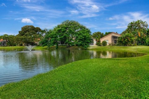 House in Boynton Beach, Florida 3 bedrooms, 210.33 sq.m. № 2378767 - photo 5