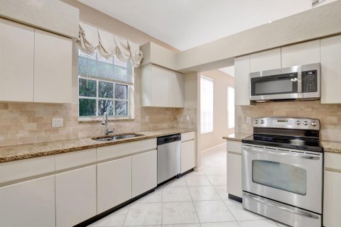 House in Boynton Beach, Florida 3 bedrooms, 210.33 sq.m. № 2378767 - photo 15