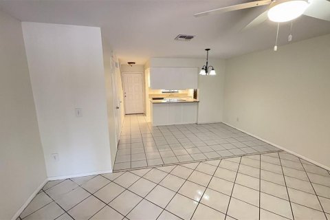 Touwnhouse à louer à Tampa, Floride: 2 chambres, 96.34 m2 № 1853335 - photo 8