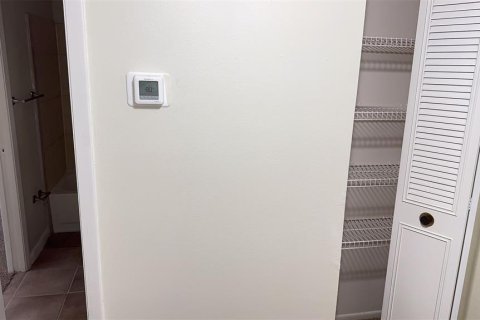 Touwnhouse à louer à Tampa, Floride: 2 chambres, 96.34 m2 № 1853335 - photo 6