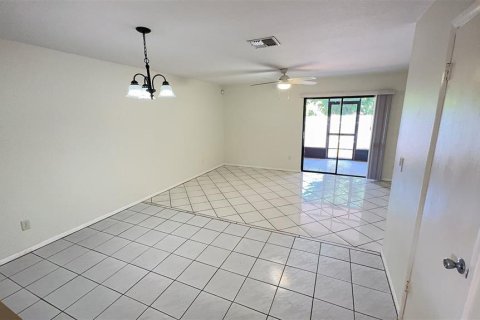 Touwnhouse à louer à Tampa, Floride: 2 chambres, 96.34 m2 № 1853335 - photo 9