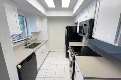Touwnhouse à louer à Tampa, Floride: 2 chambres, 96.34 m2 № 1853335 - photo 16