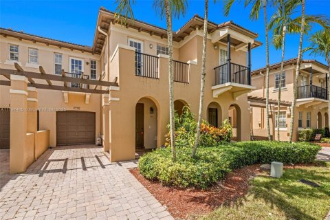 Villa ou maison à vendre à Davie, Floride: 3 chambres, 177.63 m2 № 1961925 - photo 2
