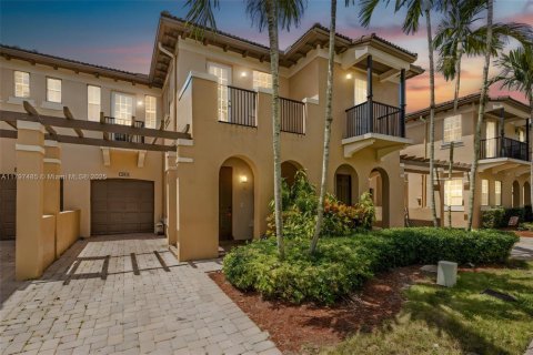 Villa ou maison à vendre à Davie, Floride: 3 chambres, 177.63 m2 № 1961925 - photo 1