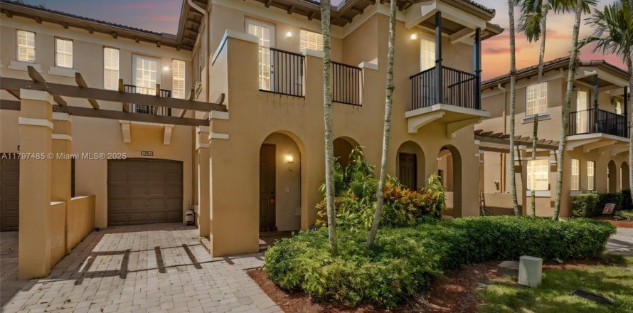 Villa ou maison à Davie, Floride 3 chambres, 177.63 m2 № 1961925