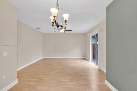 Villa ou maison à vendre à Davie, Floride: 3 chambres, 177.63 m2 № 1961925 - photo 7