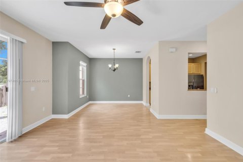 Villa ou maison à vendre à Davie, Floride: 3 chambres, 177.63 m2 № 1961925 - photo 9