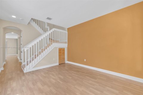 Villa ou maison à vendre à Davie, Floride: 3 chambres, 177.63 m2 № 1961925 - photo 3