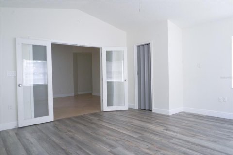 House in Kissimmee, Florida 2 bedrooms, 154.4 sq.m. № 2196691 - photo 13