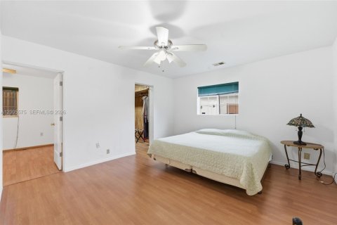 Casa en venta en Oakland Park, Florida, 4 dormitorios, 228.08 m2 № 2073274 - foto 23