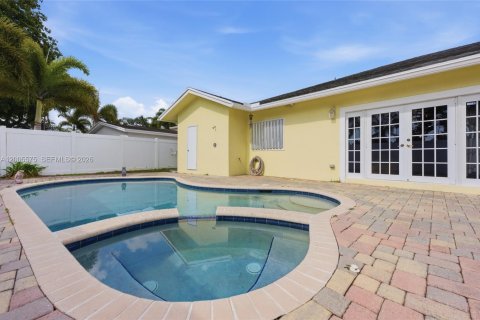 Casa en venta en Oakland Park, Florida, 4 dormitorios, 228.08 m2 № 2073274 - foto 18
