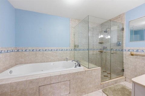 Casa en venta en Oakland Park, Florida, 4 dormitorios, 228.08 m2 № 2073274 - foto 26