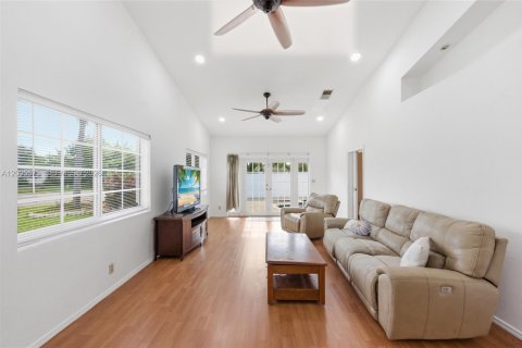 Casa en venta en Oakland Park, Florida, 4 dormitorios, 228.08 m2 № 2073274 - foto 5