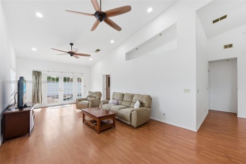 Casa en venta en Oakland Park, Florida, 4 dormitorios, 228.08 m2 № 2073274 - foto 6