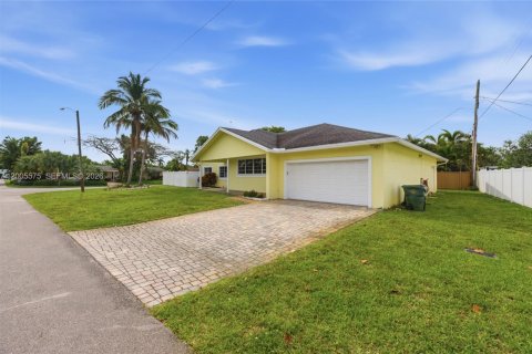Casa en venta en Oakland Park, Florida, 4 dormitorios, 228.08 m2 № 2073274 - foto 2