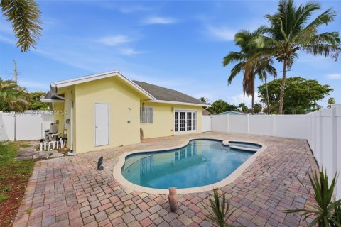 Casa en venta en Oakland Park, Florida, 4 dormitorios, 228.08 m2 № 2073274 - foto 17