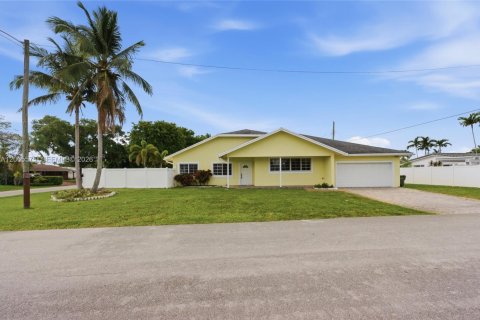 Casa en Oakland Park, Florida 4 dormitorios, 228.08 m2 № 2073274