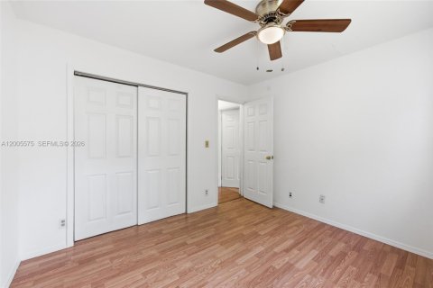Casa en venta en Oakland Park, Florida, 4 dormitorios, 228.08 m2 № 2073274 - foto 28