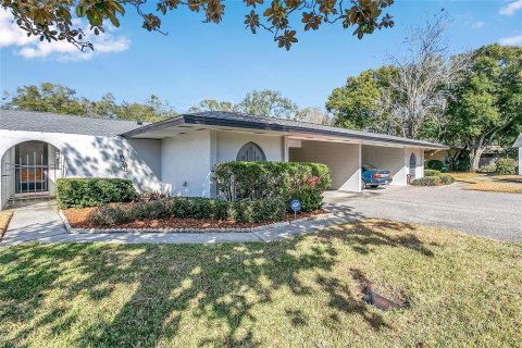 Condo in Altamonte Springs, Florida, 2 bedrooms № 2217222