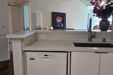 Condominio en alquiler en Sunrise, Florida, 1 dormitorio, 69.03 m2 № 1770580 - foto 4