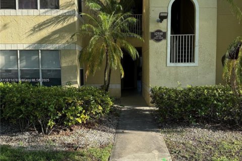 Condominio en alquiler en Sunrise, Florida, 1 dormitorio, 69.03 m2 № 1770580 - foto 12