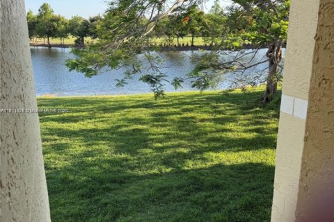 Condominio en alquiler en Sunrise, Florida, 1 dormitorio, 69.03 m2 № 1770580 - foto 16