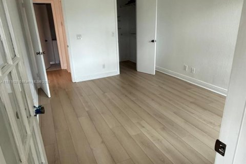 Condominio en alquiler en Sunrise, Florida, 1 dormitorio, 69.03 m2 № 1770580 - foto 27
