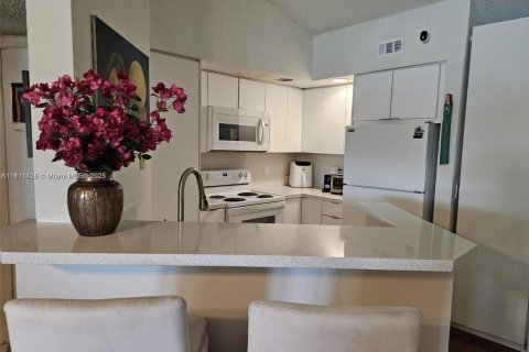 Condominio en alquiler en Sunrise, Florida, 1 dormitorio, 69.03 m2 № 1770580 - foto 1