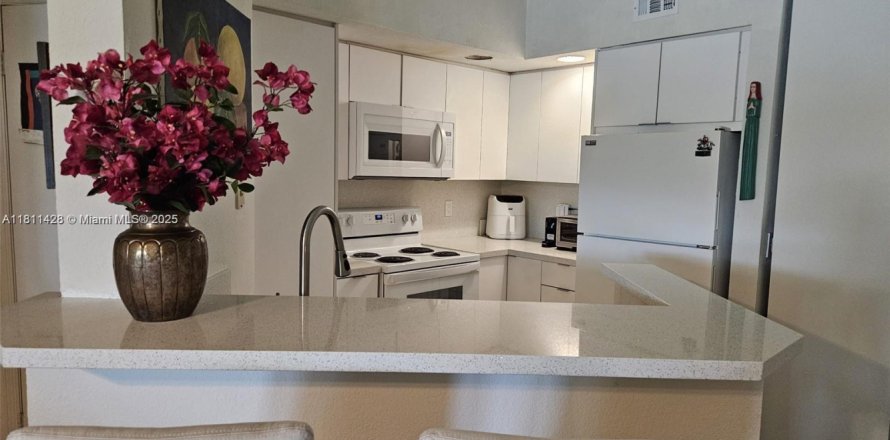 Condominio en Sunrise, Florida, 1 dormitorio № 1770580