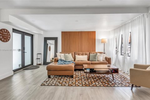 Casa en venta en Miami, Florida, 4 dormitorios, 152.08 m2 № 1846102 - foto 2
