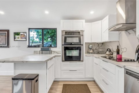 Casa en venta en Miami, Florida, 4 dormitorios, 152.08 m2 № 1846102 - foto 11