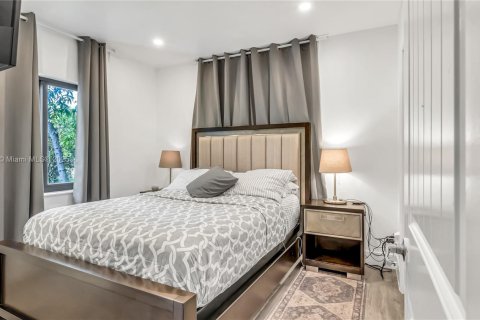 Casa en venta en Miami, Florida, 4 dormitorios, 152.08 m2 № 1846102 - foto 15