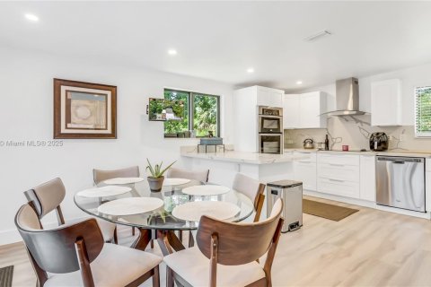 Casa en venta en Miami, Florida, 4 dormitorios, 152.08 m2 № 1846102 - foto 9