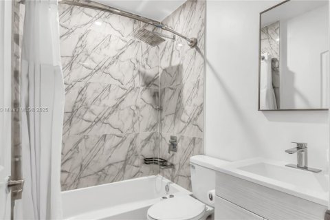 Casa en venta en Miami, Florida, 4 dormitorios, 152.08 m2 № 1846102 - foto 27
