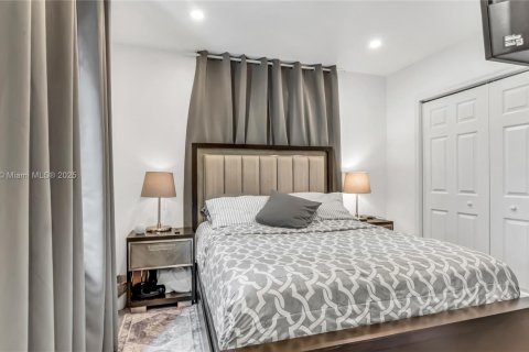 Casa en venta en Miami, Florida, 4 dormitorios, 152.08 m2 № 1846102 - foto 16