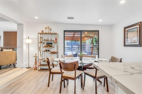 Casa en venta en Miami, Florida, 4 dormitorios, 152.08 m2 № 1846102 - foto 8