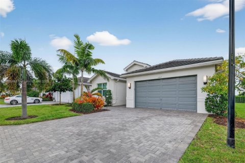 Villa ou maison à vendre à Port St. Lucie, Floride: 3 chambres, 201.32 m2 № 1947215 - photo 2