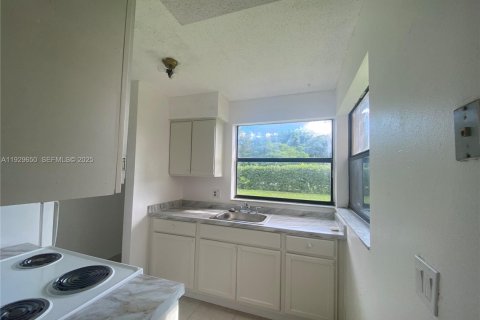 Снять в аренду кондоминиум в Хомстед, Флорида 2 спальни, 80.17м2, № 1988563 - фото 5